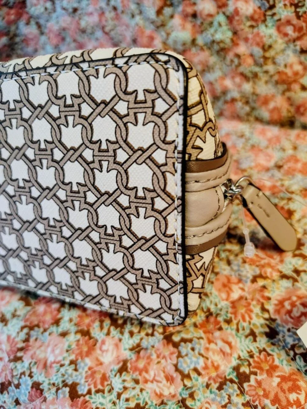 NWT kate spade makeup pouch bag MSRP $69